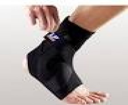 ANKLE SUPPORT WITH PLASTIC STAY